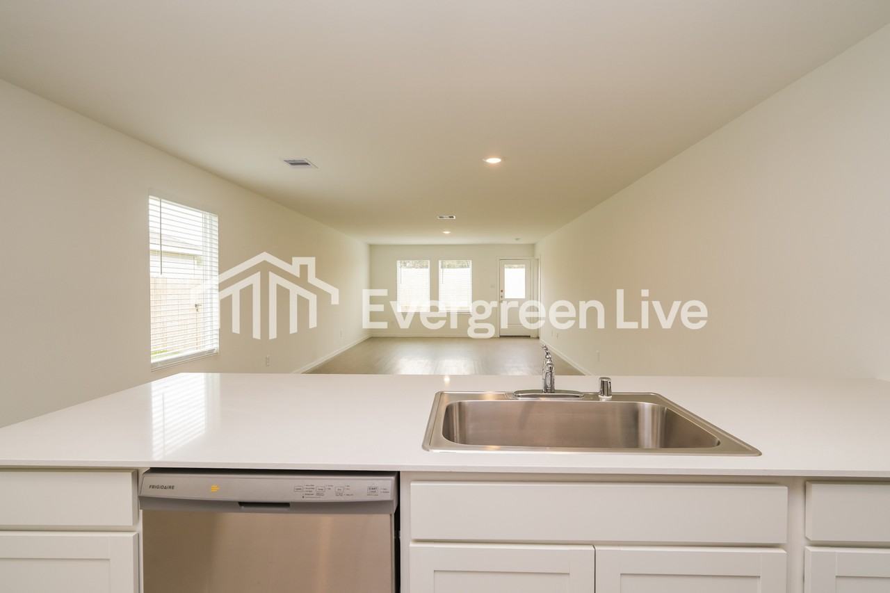 7907 Meadow Cranesbill Dr - Photo 6 of 16