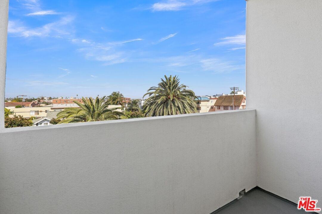 4909 Rosewood Ave #4909-201 - Photo 4 of 12