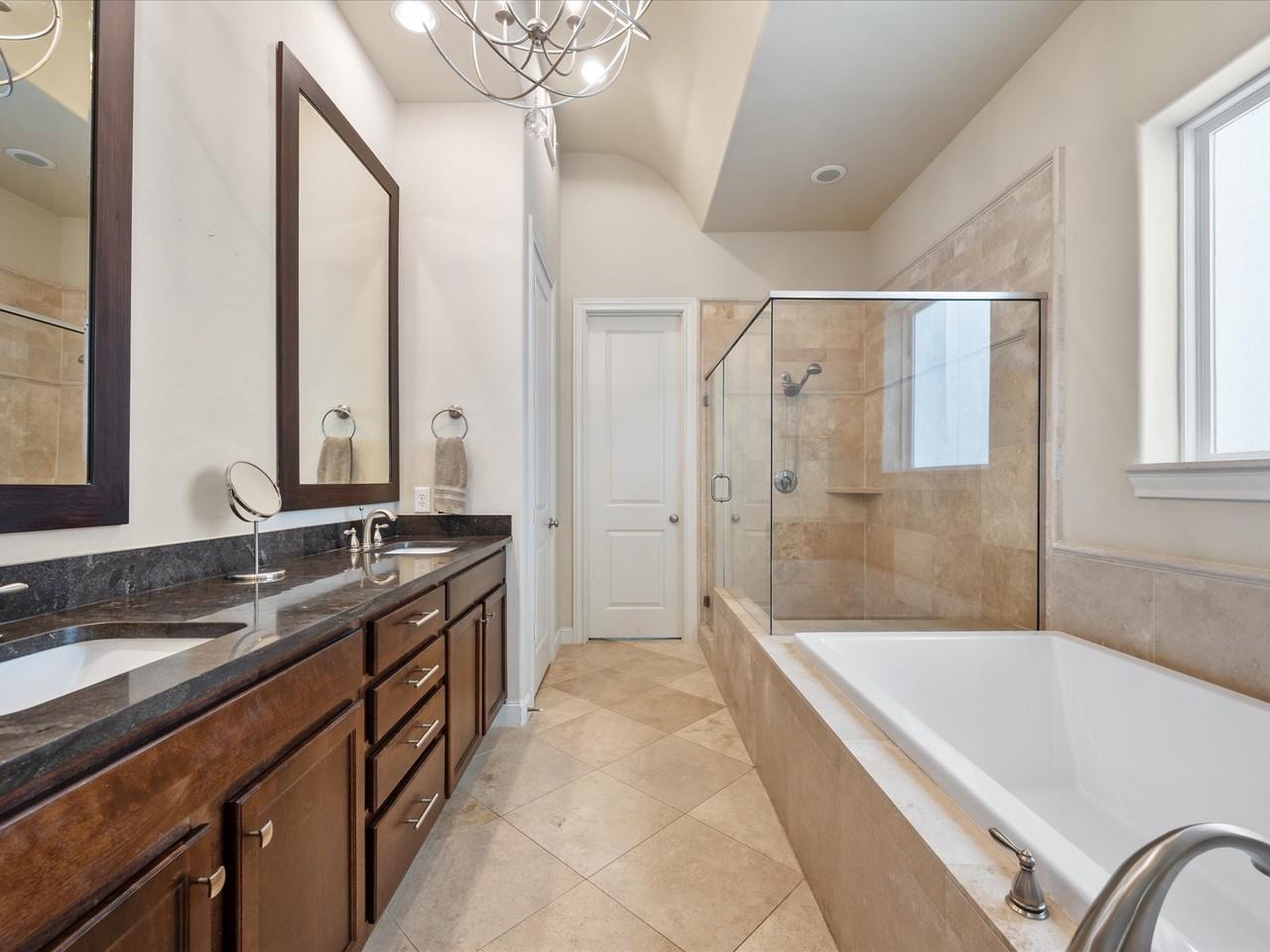 249 E 27th St #249 - Photo 2 of 34