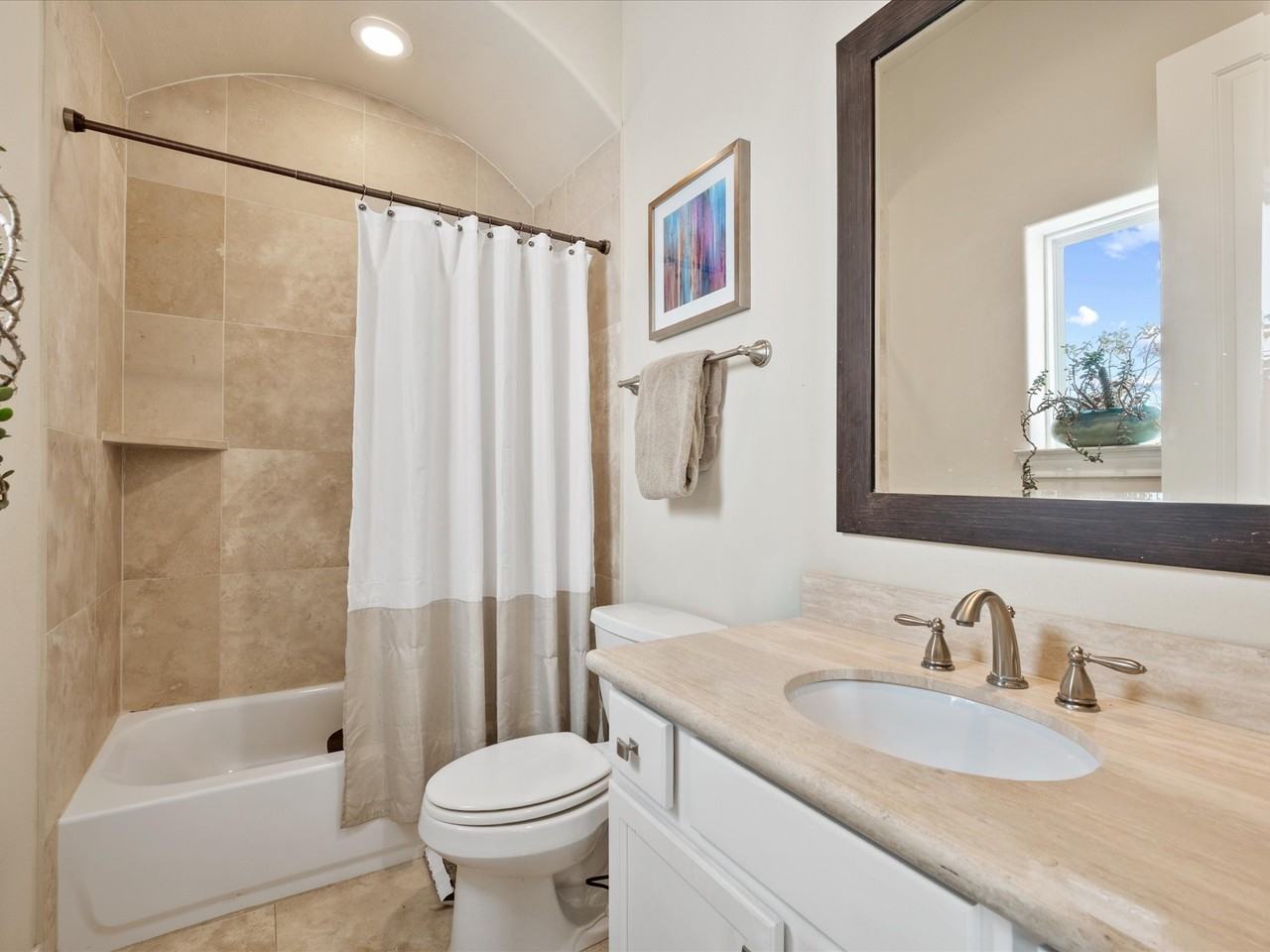 249 E 27th St #249 - Photo 5 of 34