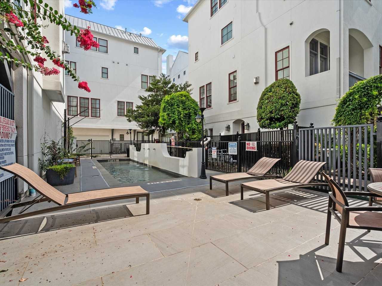 249 E 27th St #249 - Photo 6 of 34