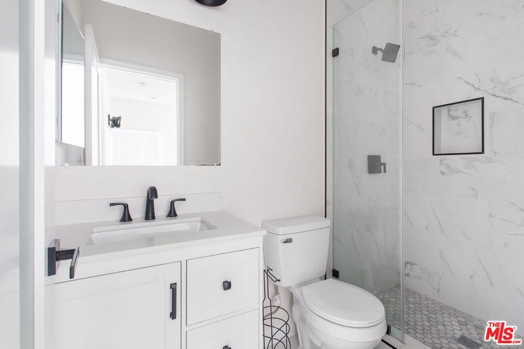 1460 W 22nd St #1460 - Photo 2 of 10