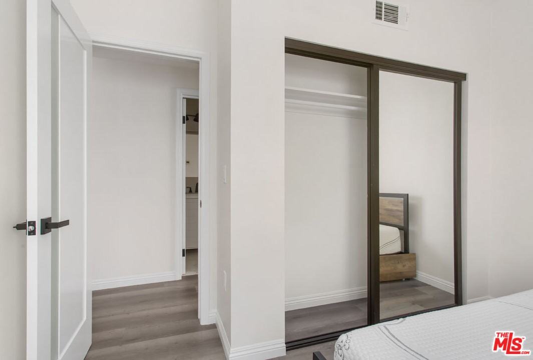 1460 W 22nd St #1460 - Photo 7 of 10