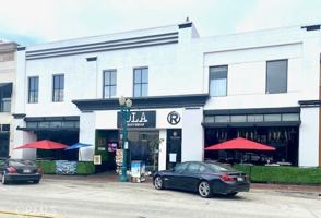 featured image of 211 North Citrus Avenue