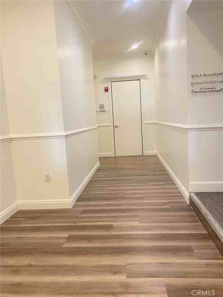 211 N Citrus Ave #211217D - Photo 5 of 5