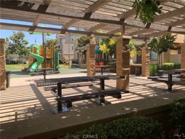 featured image of 2886 Foxtail Way #2886