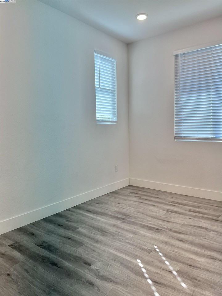 1712 17th Street #1712 - Photo 2 of 31