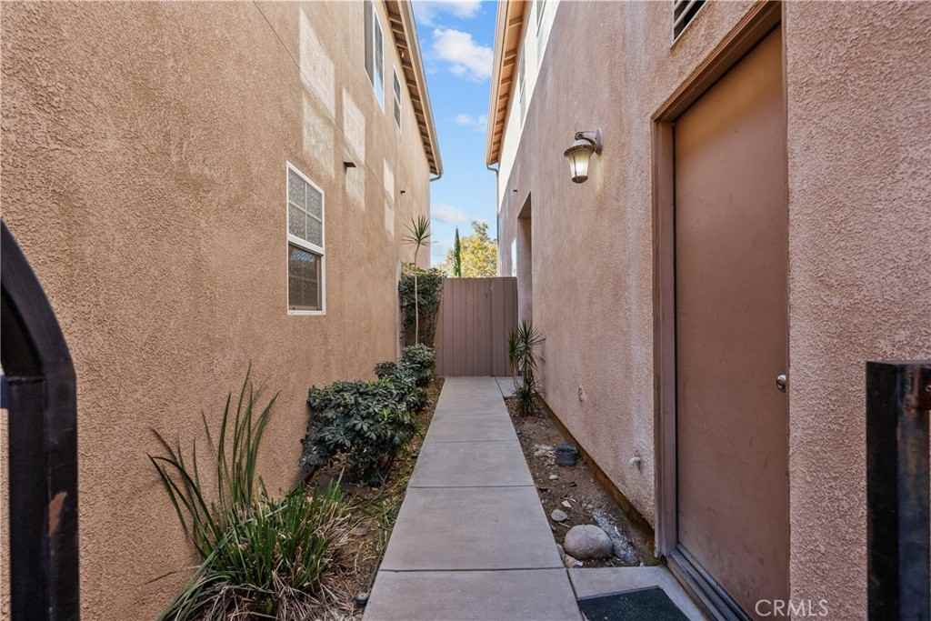 9447 Hendrix Ln #9447 - Photo 5 of 49