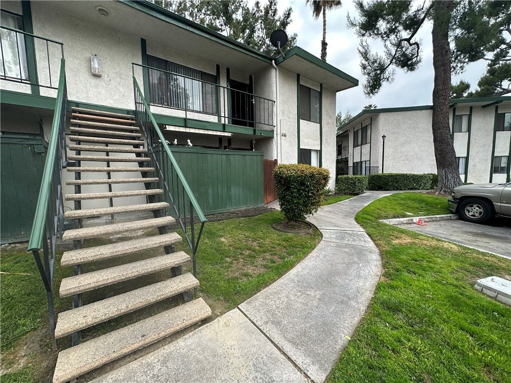 1735 East Washington Street #1735 - Photo 3 of 10