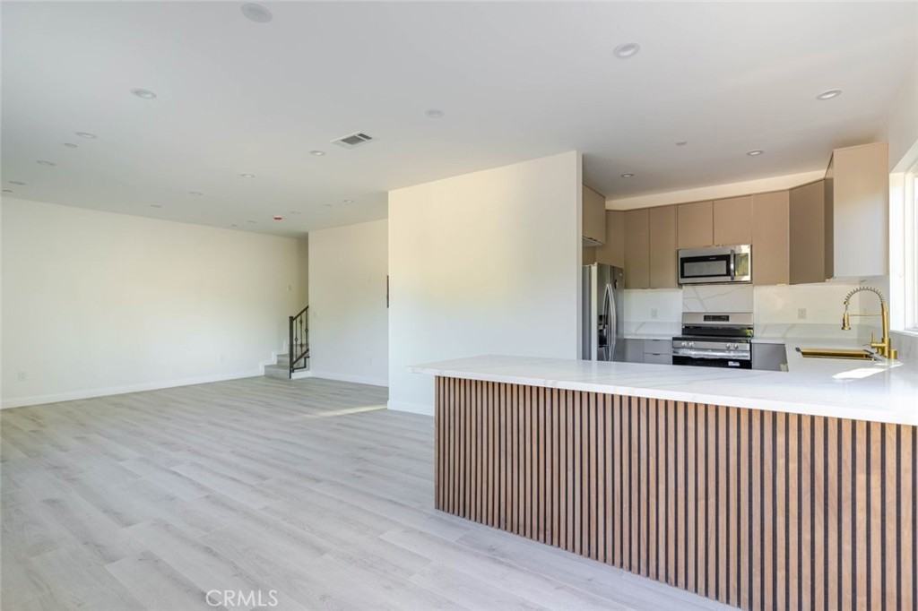 17428 Roscoe Blvd #17428 - Photo 2 of 24