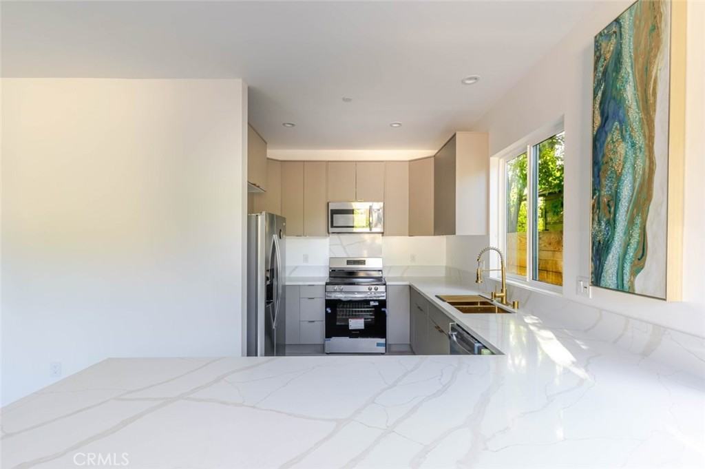 17428 Roscoe Blvd #17428 - Photo 7 of 24