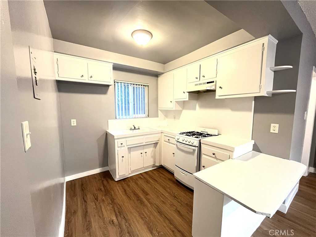 4750 W Broadway #4750E - Photo 7 of 9