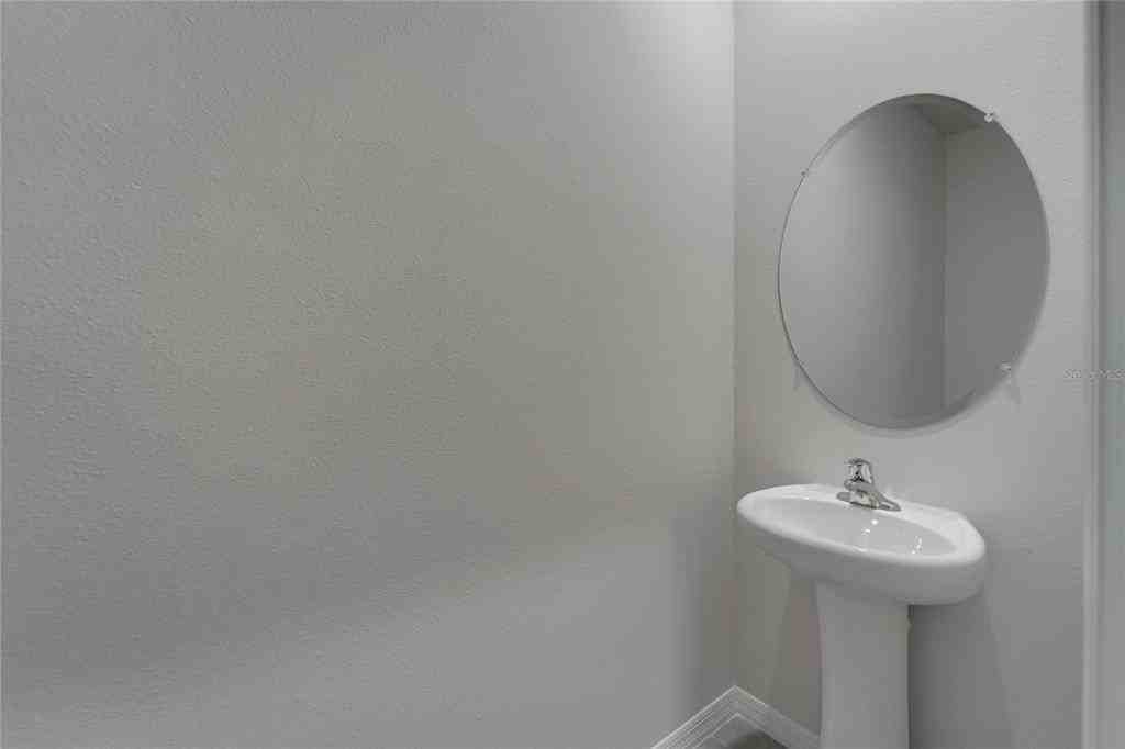 17637 Crescent Moon Loop #17637