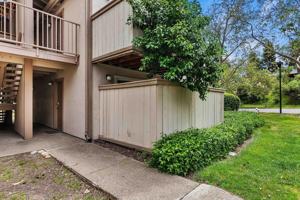 featured image of 385 Camelback Rd #385