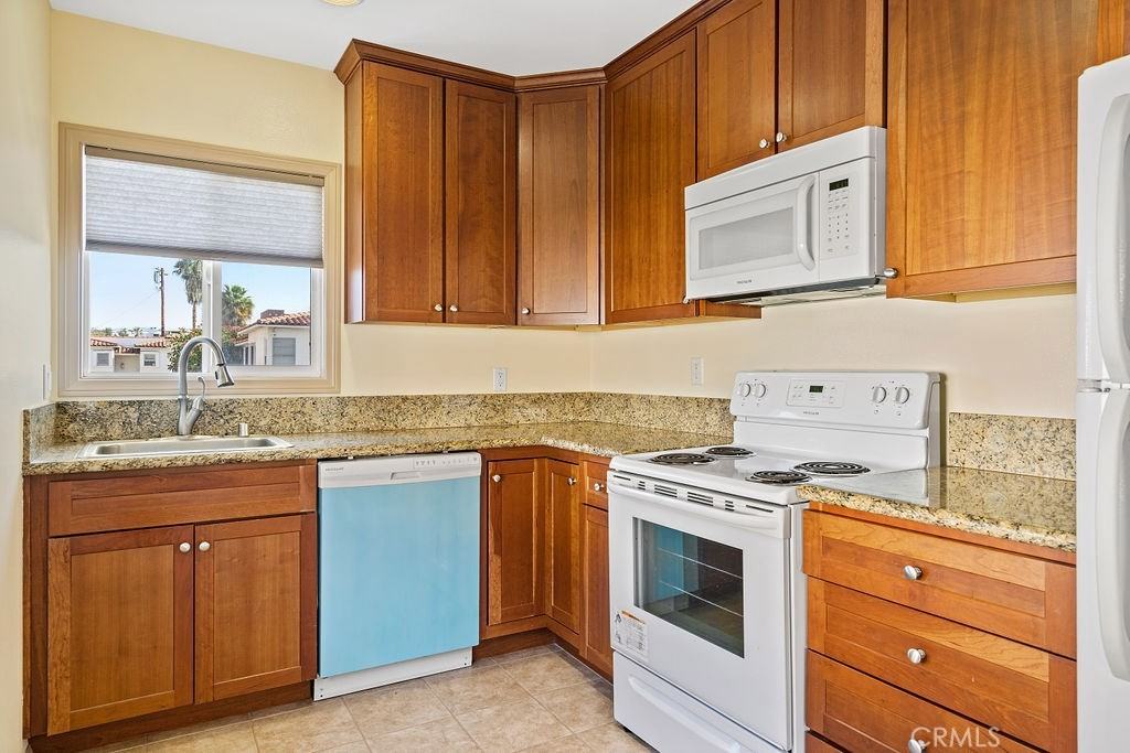 113 N 1st St #113D - Photo 2 of 11