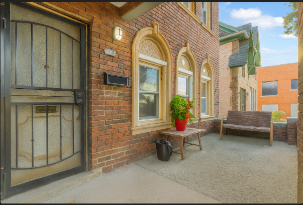 3353 Fullerton St - Photo 2 of 18