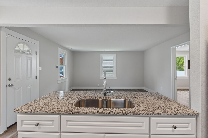 3517 Brighton St - Photo 5 of 20