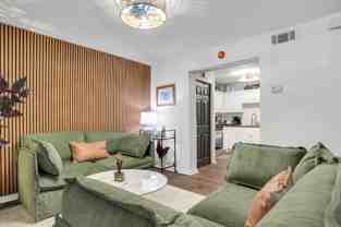 121 West Hall Street #B - Photo 1 of 1