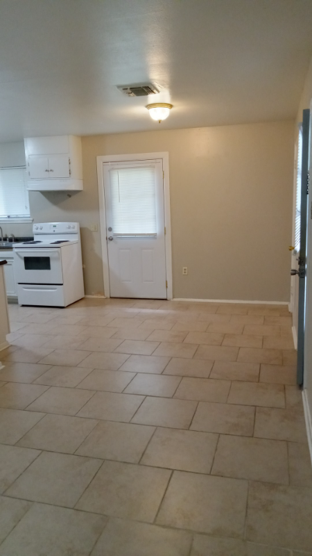 3807 Mount Street - Photo 7 of 13