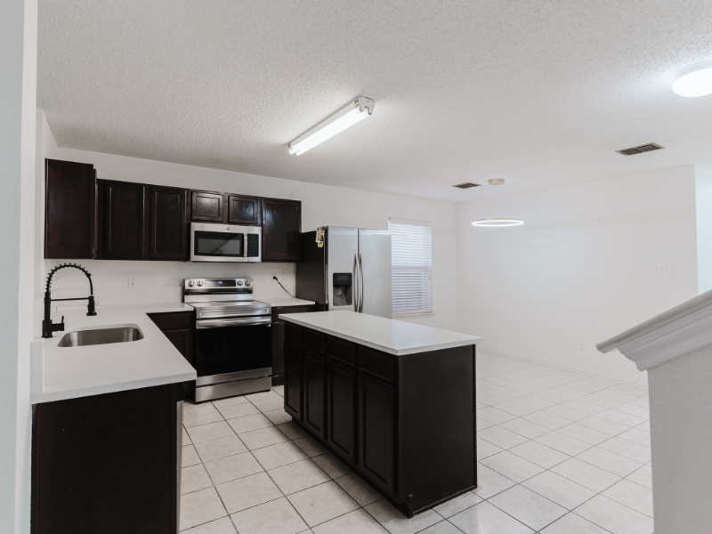 1606 Willow Way - Photo 2 of 20