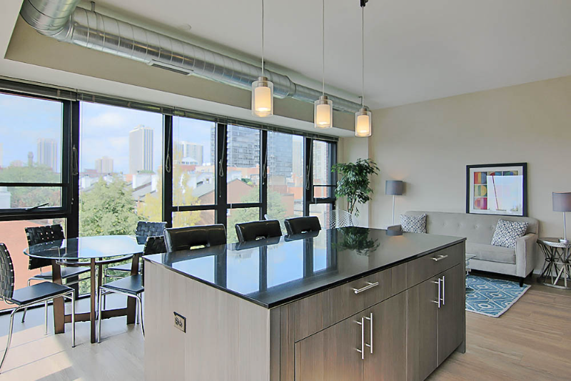 200 W Scott St - Photo 3 of 11