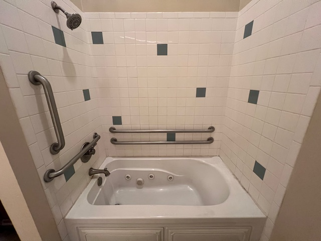 2002 East 11th Street South #A - Photo 2 of 3