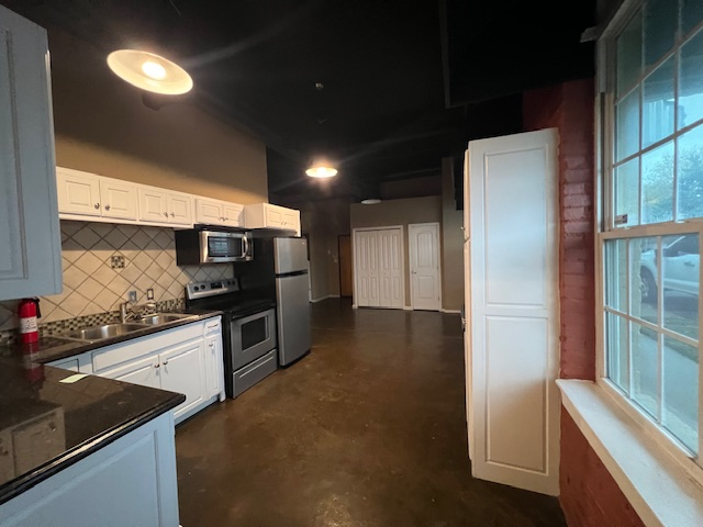 2002 East 11th Street South #A - Photo 3 of 3