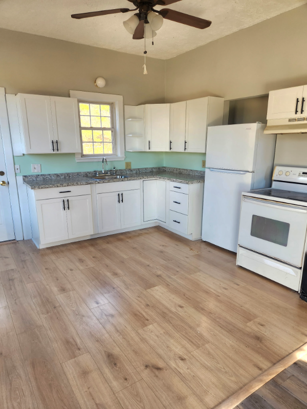 161 Roosevelt Trail #1