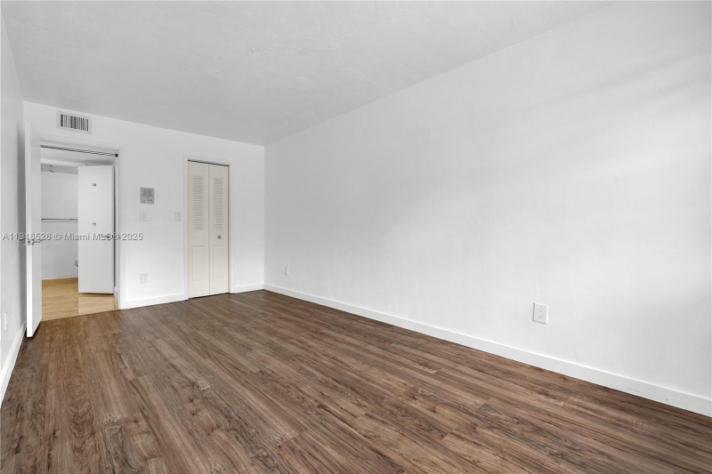 9823 9823, Southwest 93Rd Terrace - Photo 3 of 20