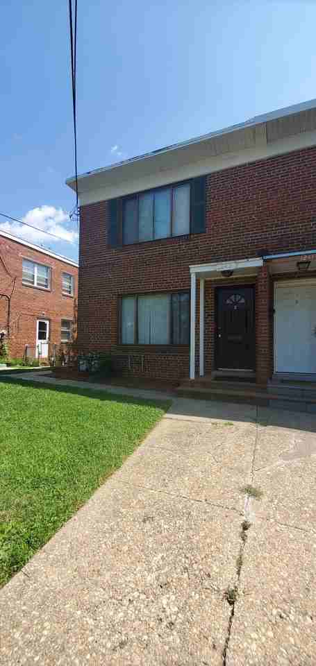 1243 Alabama Ave Se #A - Photo 2 of 10