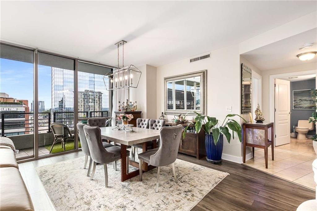 700 Park Regency Pl NE - Photo 2 of 25