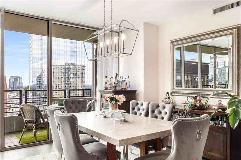 700 Park Regency Pl NE - Photo 3 of 25