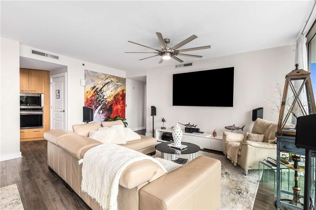 700 Park Regency Pl NE - Photo 7 of 25