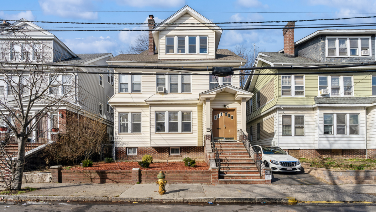 41-43 Poe Avenue - Photo 2 of 42