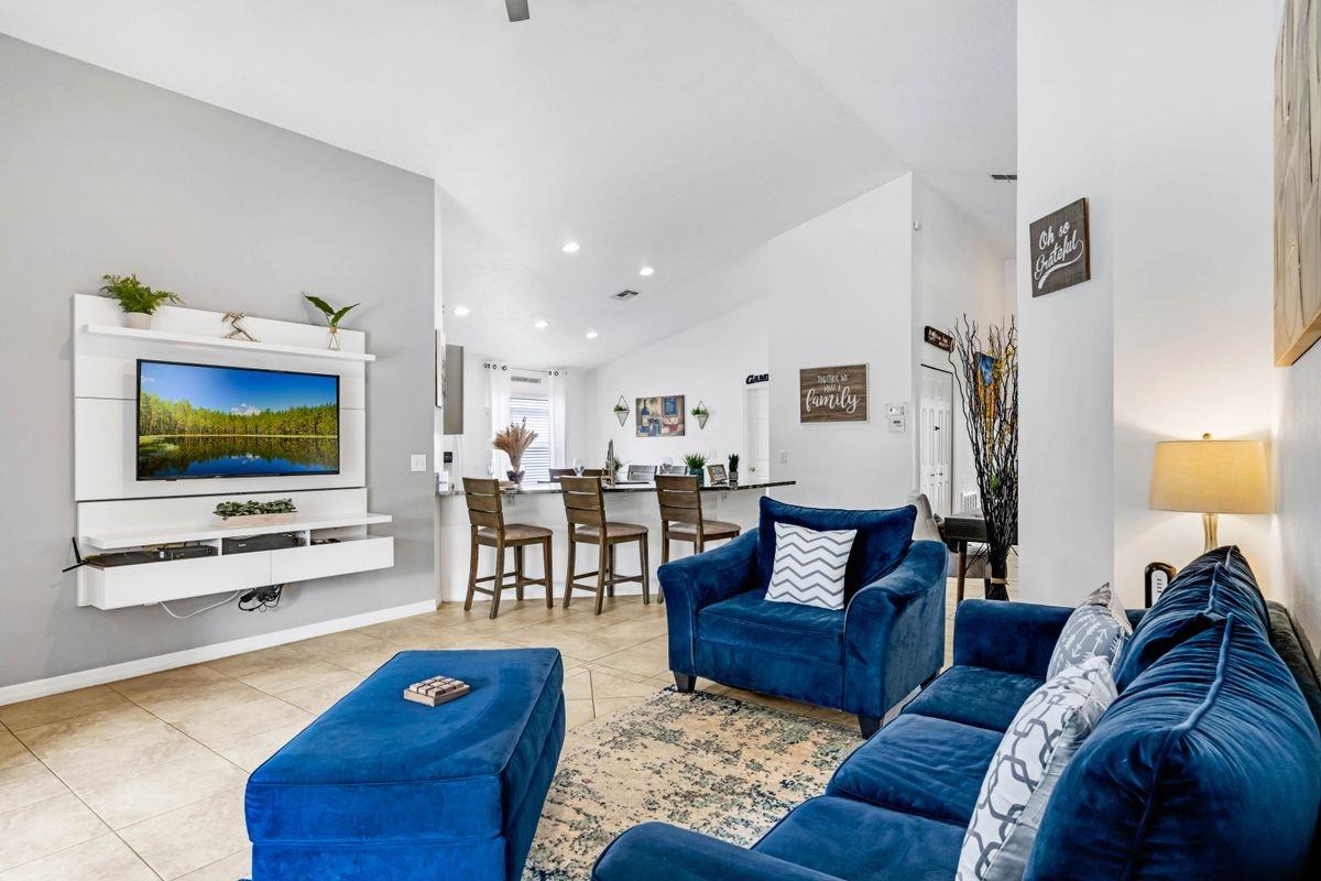 2636 Willow Glen Cir - Photo 3 of 9