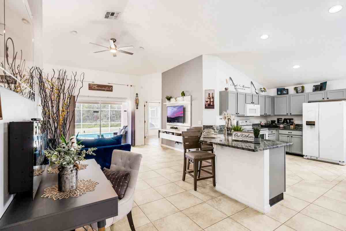 2636 Willow Glen Cir - Photo 5 of 9