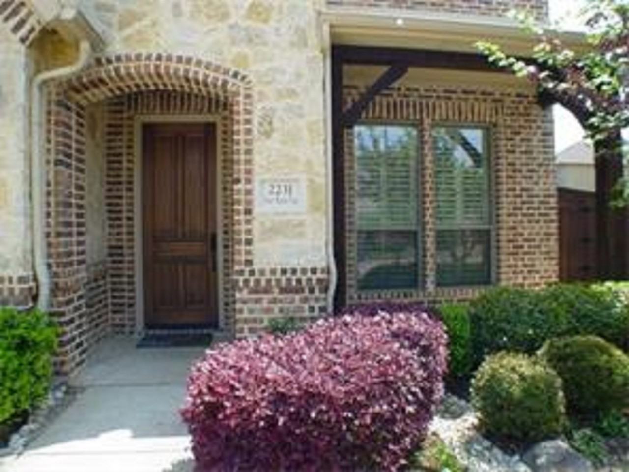 2231 Forest Hollow Park - Photo 2 of 4