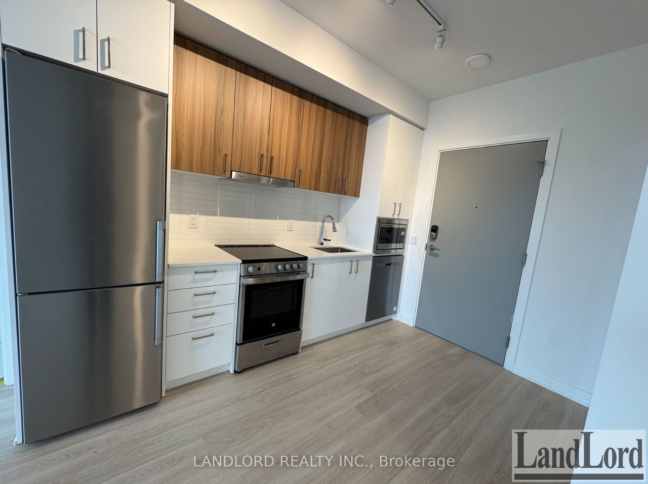 30 Upper Mall Way #A702 - Photo 2 of 21