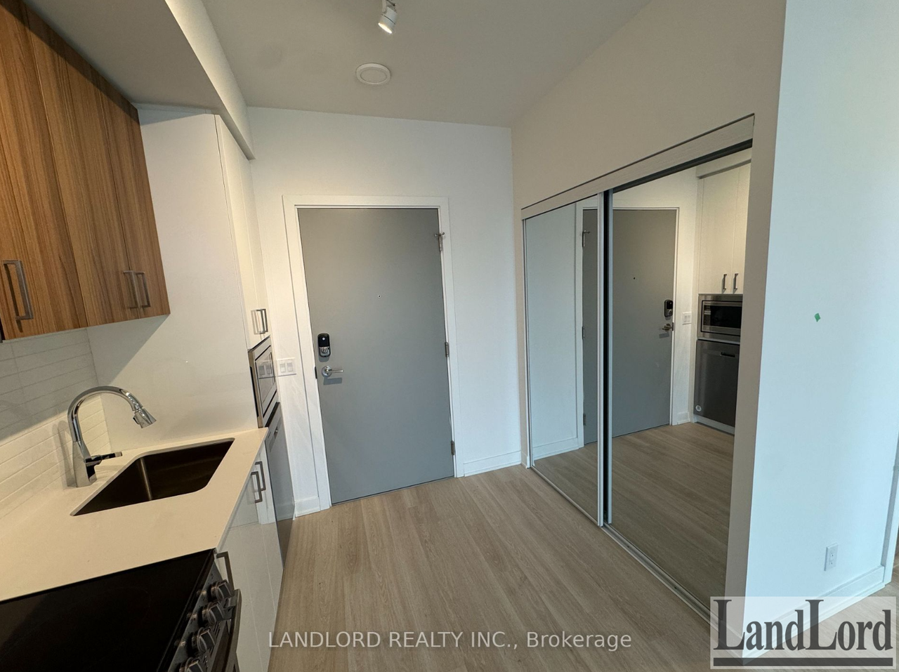 30 Upper Mall Way #A702 - Photo 3 of 21