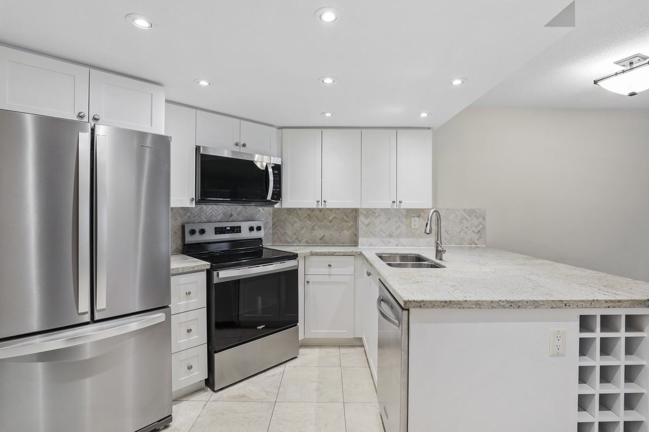 1001 Bay Street #1410 - Photo 5 of 42