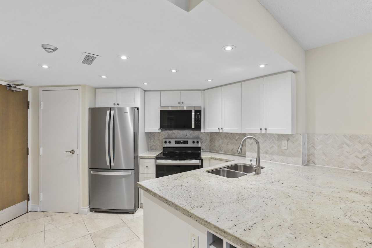 1001 Bay Street #1410 - Photo 4 of 42