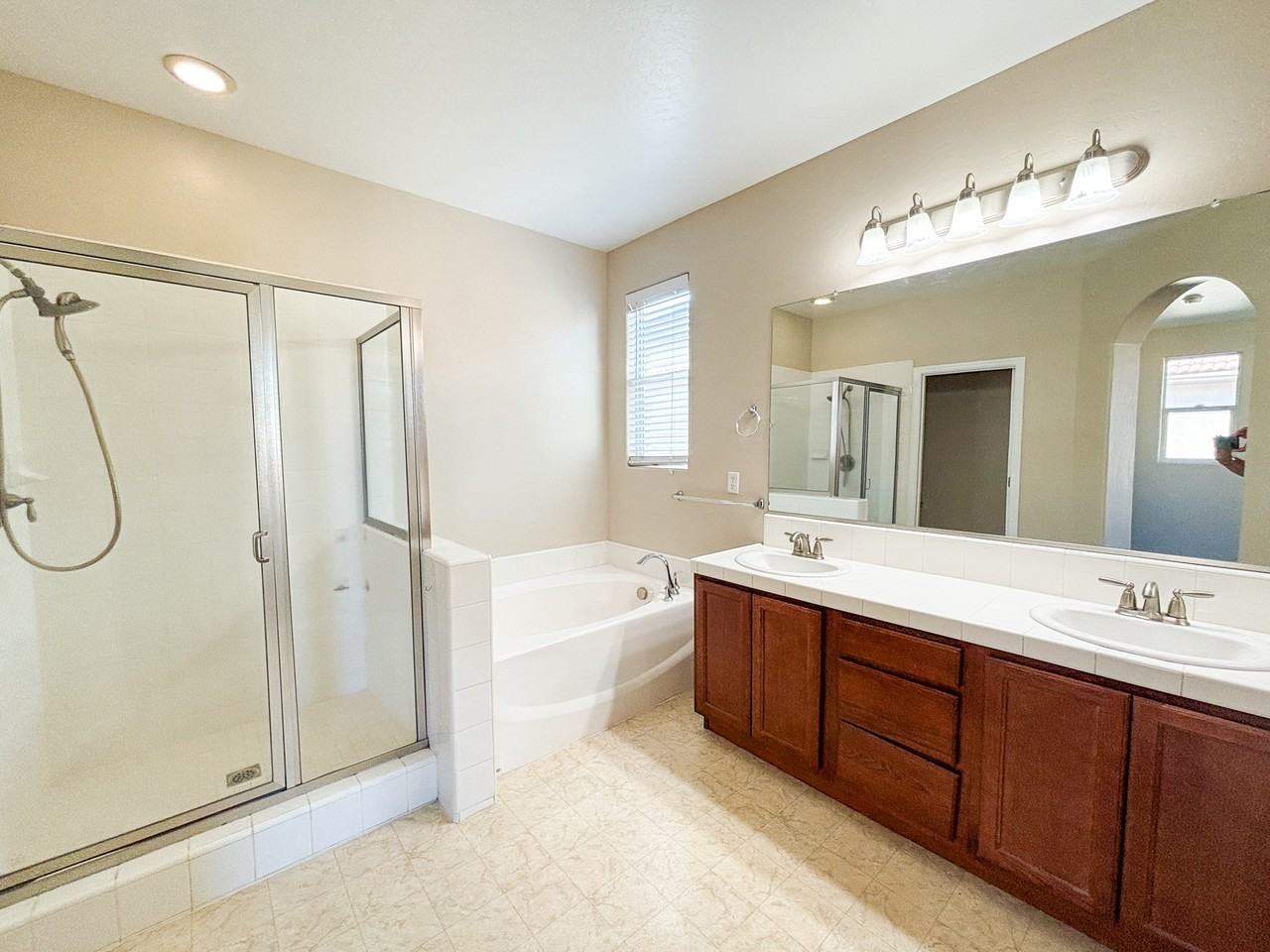 5537 N Gates Ave #NA - Photo 7 of 30