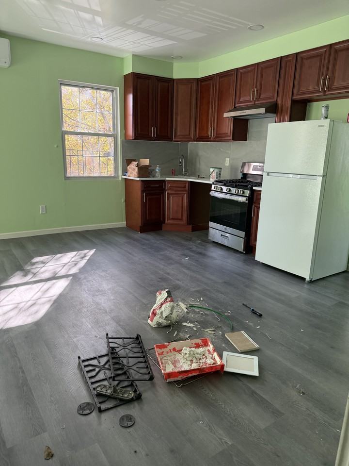 1101 Castle Hill Avenue #NA - Photo 2 of 5