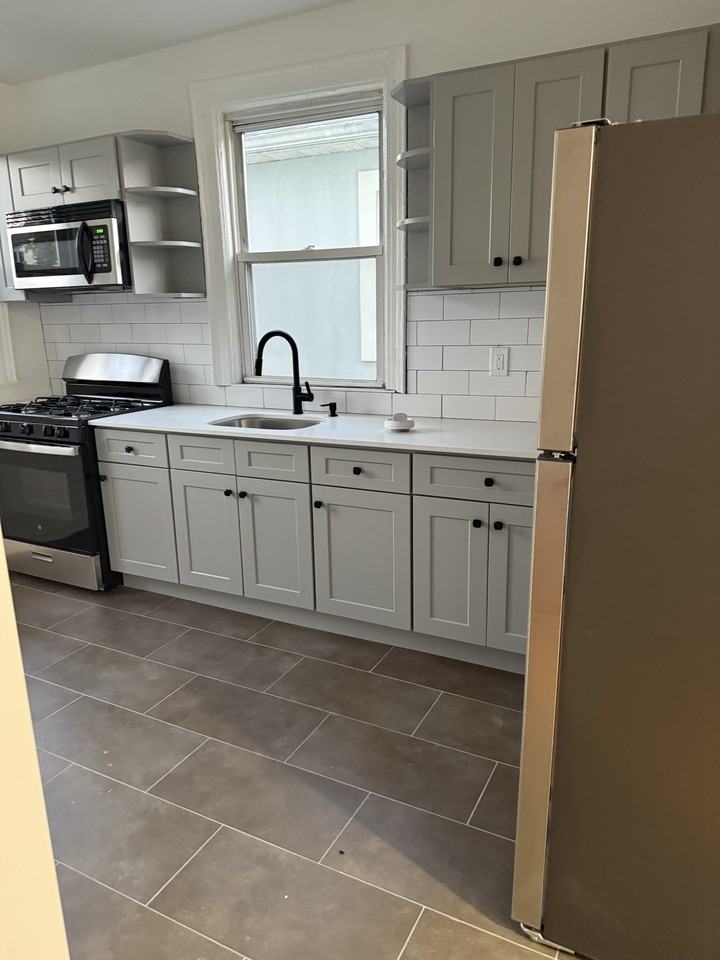 139 South 12th Avenue #NA - Photo 4 of 12