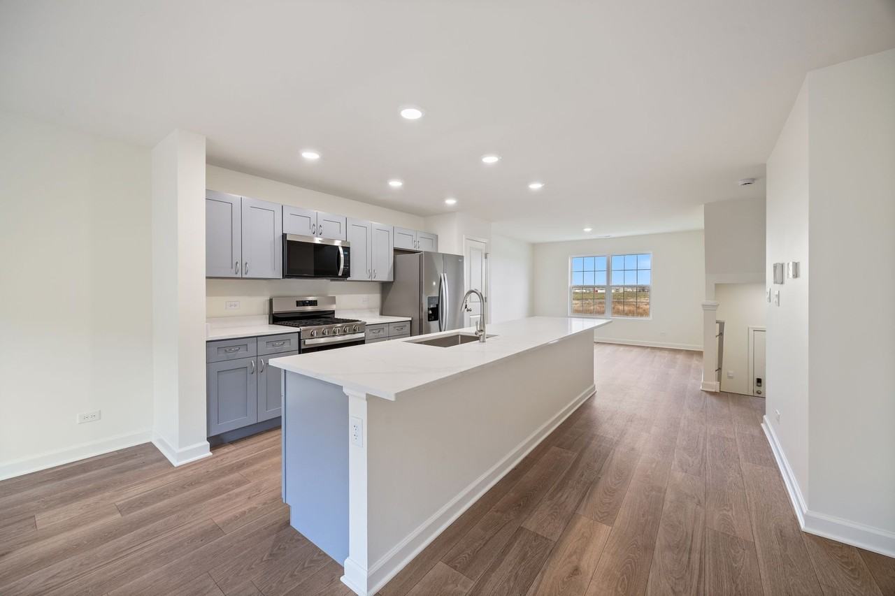 2463 Bella Dr #2463 - Photo 2 of 17