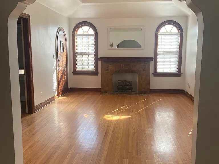 2121 Nw 28th St #NA - Photo 3 of 10