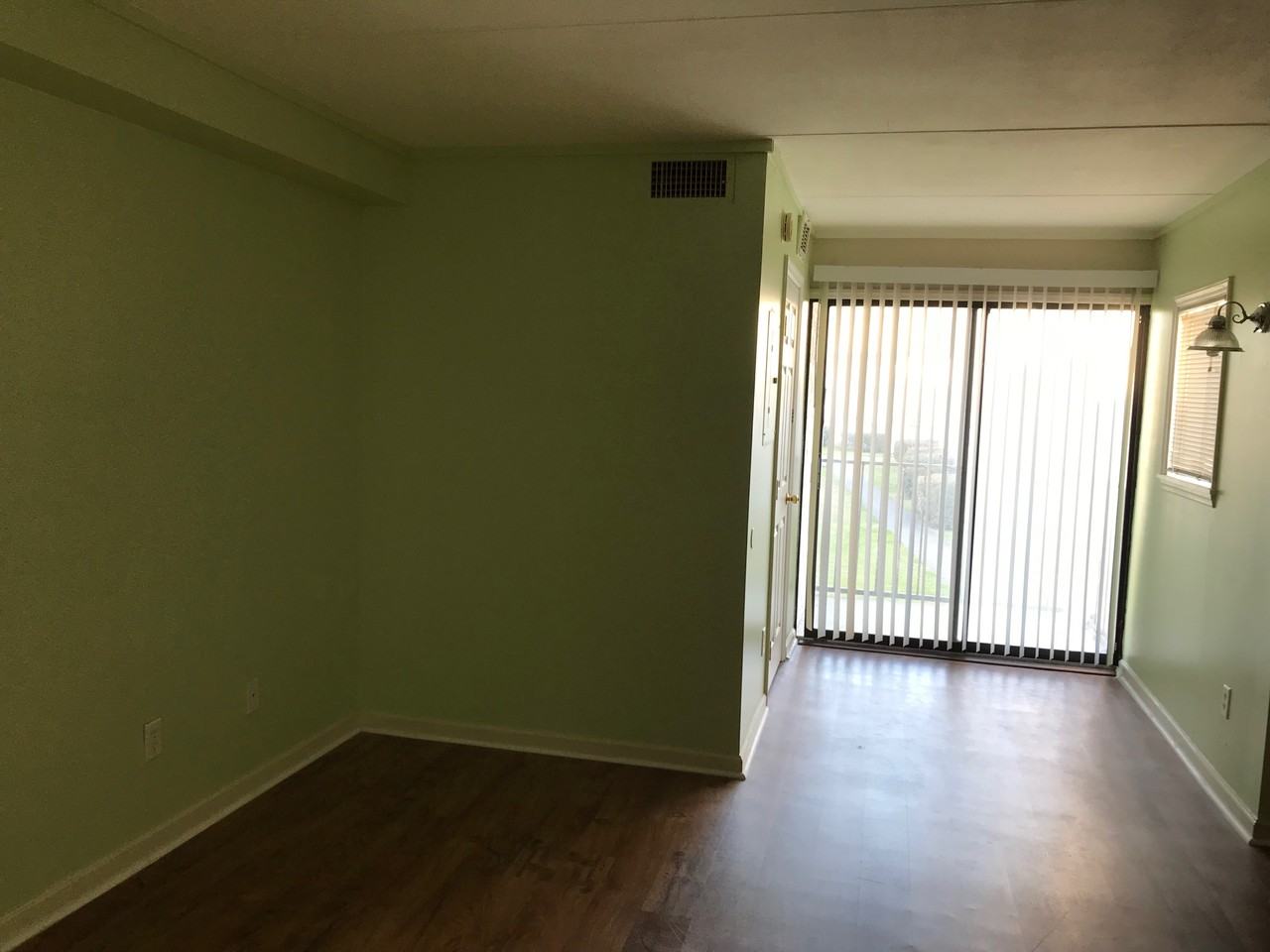 454 Racine Dr - Photo 4 of 7