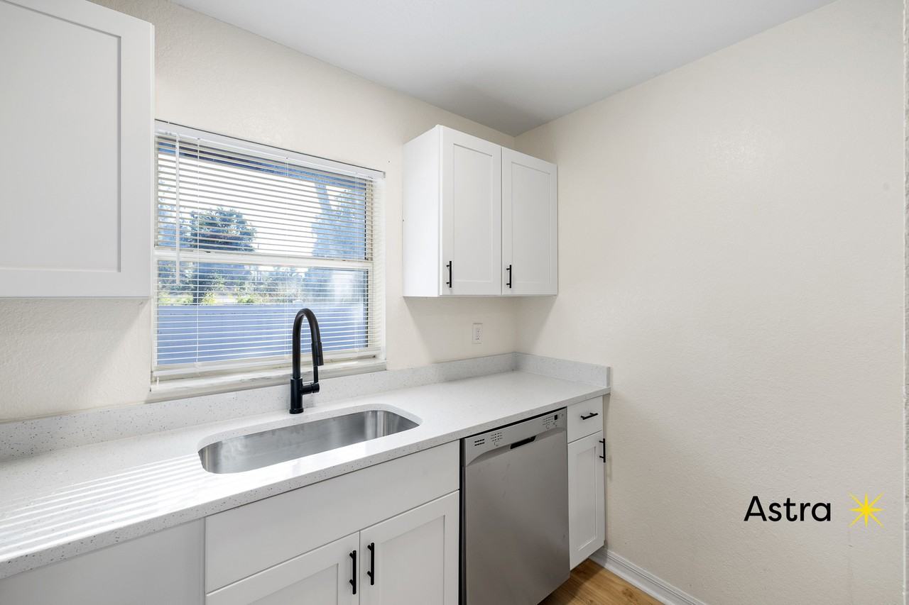 966 22nd Avenue South #101 - Photo 4 of 10