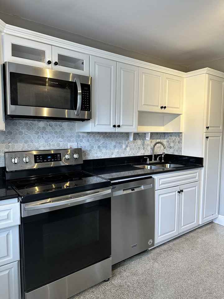 259 Bloomfield Dr #NA - Photo 2 of 16