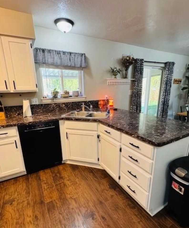 1535 Conestoga Way #NA - Photo 3 of 18